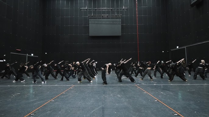 JENNIE – 2025 MMA Performance Rehearsal